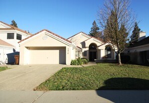 5014 Efthemia Way in Elk Grove, CA - Building Photo