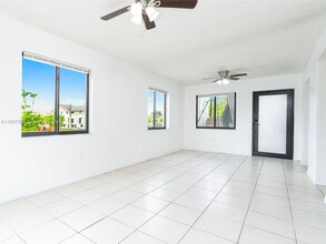 1490 W 42nd Pl, Unit 20-6 in Hialeah, FL - Building Photo - Building Photo