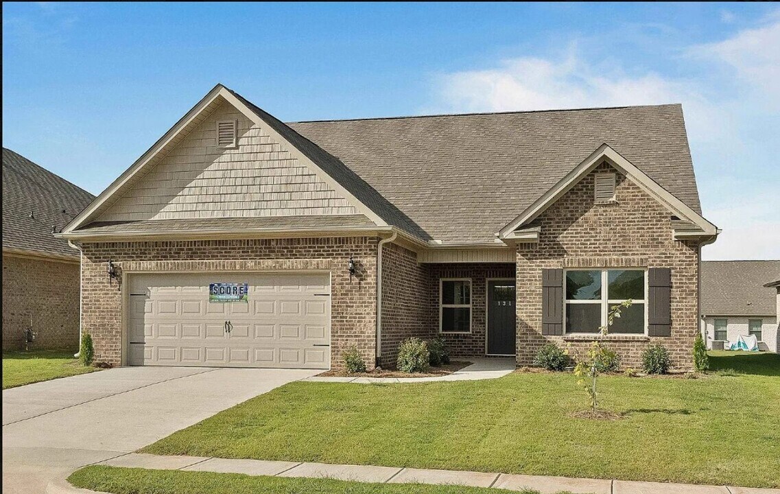 131 Huffman St in Hazel Green, AL - Building Photo