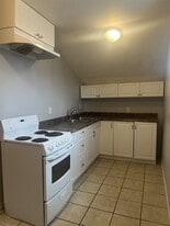 13 Peel St in Barrie, ON - Building Photo