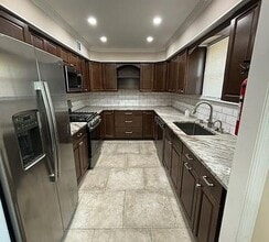 1952 Ravenwood Dr in Toms River, NJ - Building Photo - Building Photo