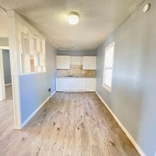 1809 Wausau Ave in Lubbock, TX - Foto de edificio - Building Photo