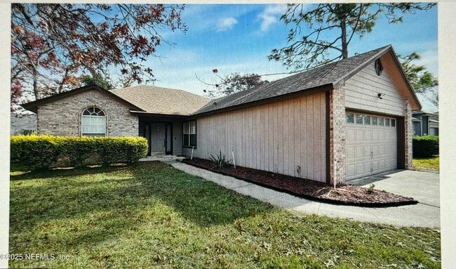 3317 Cancun Dr E in Jacksonville, FL - Building Photo - Building Photo