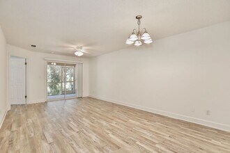 8842 Coral Palms Ct in Kissimmee, FL - Building Photo - Building Photo
