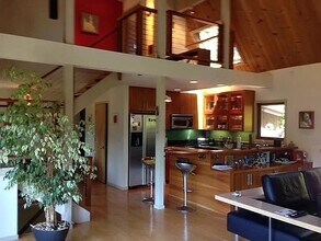618 Douglas Dr in Mill Valley, CA - Building Photo - Building Photo