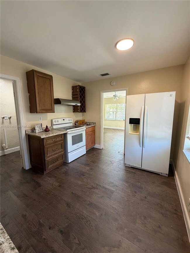 1320 SW 11th Ave in Deerfield Beach, FL - Building Photo - Building Photo