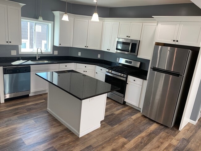 10 John St, Unit 3