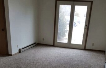 300 Knoll Creek Dr in Waterloo, IN - Building Photo - Building Photo