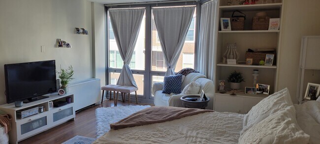 property at 21 W Goethe St