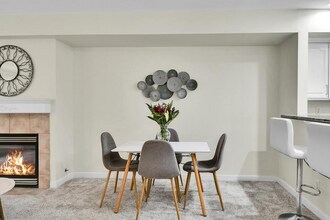 4847 California Ave SW, Unit #205 in Seattle, WA - Building Photo - Building Photo