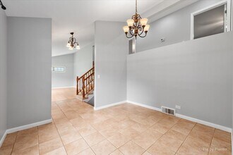 916 Granville Ave in Mundelein, IL - Building Photo - Building Photo