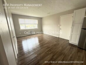 21955 Miles Rd in Cleveland, OH - Building Photo - Building Photo