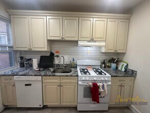 197 Kelton St, Unit 1 in Boston, MA - Building Photo - Building Photo