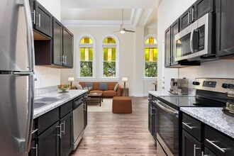 The St. John in San Antonio, TX - Foto de edificio - Building Photo