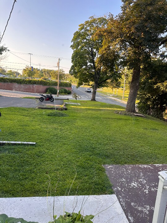 676 Hampden St in Holyoke, MA - Building Photo