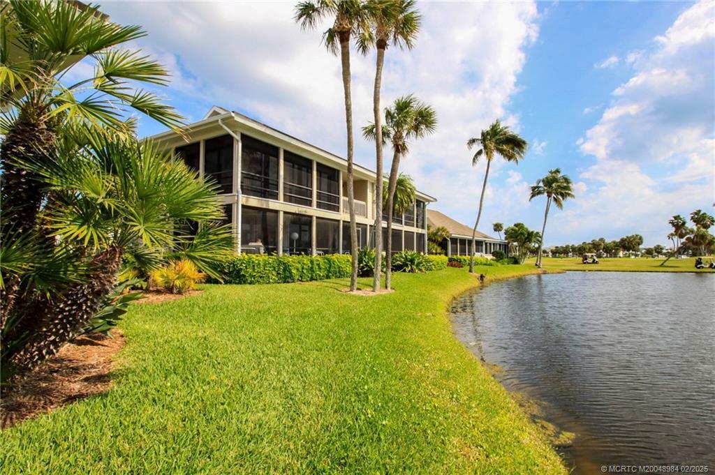 310 Golfview Cir in Stuart, FL - Foto de edificio