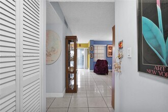 9301 SW 4th St in Miami, FL - Building Photo - Building Photo