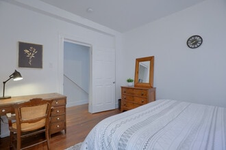 22 N Broad St, Unit Apartment #2 Bedroom 2 in Lancaster, PA - Foto de edificio - Building Photo