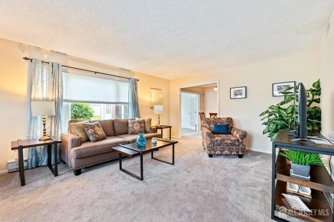 177N Rossmoor Dr in Monroe Township, NJ - Building Photo - Building Photo