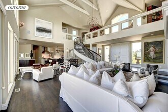 86 Dune Rd in Bridgehampton, NY - Building Photo - Building Photo
