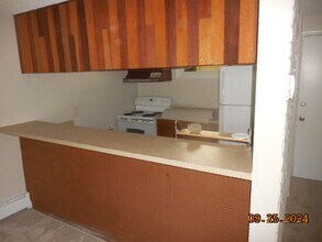 1842 Canyon Blvd-Unit -Unit #109 in Boulder, CO - Building Photo - Building Photo