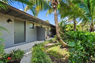 2563 NE Palm Ave in Jensen Beach, FL - Building Photo - Building Photo