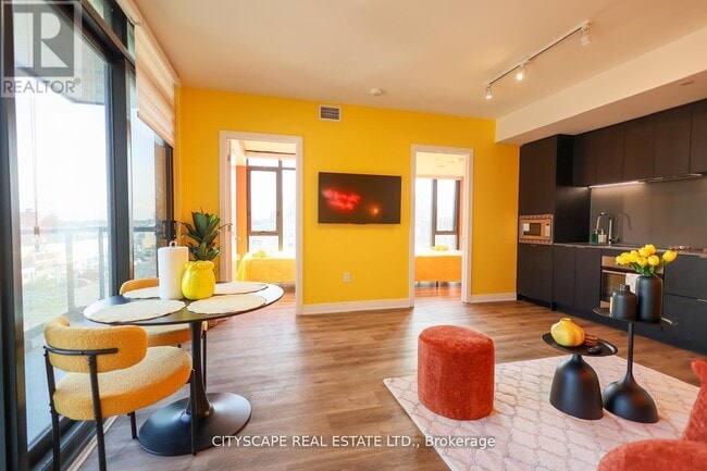 86 Dundas St E in Mississauga, ON - Building Photo - Building Photo