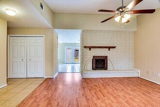 6907 Tara Dr in Richmond, TX - Building Photo - Building Photo