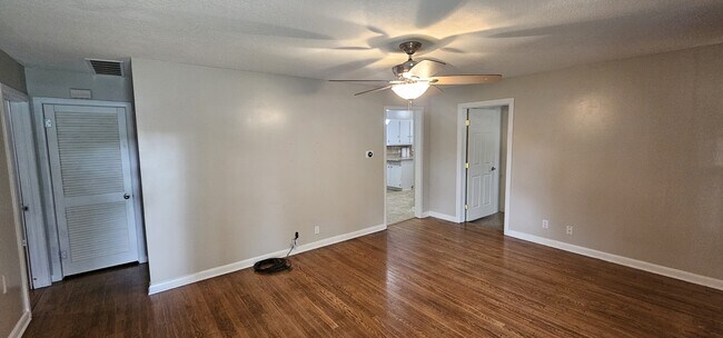 1721 Cron St in Augusta, KS - Building Photo - Building Photo
