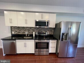 617 N 11th St-Unit -3B in Philadelphia, PA - Building Photo - Building Photo