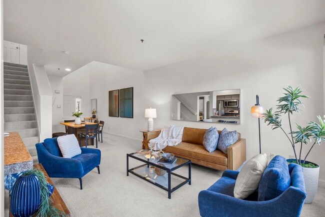 108 Bryant St, Unit 4 in Mountain View, CA - Foto de edificio - Building Photo