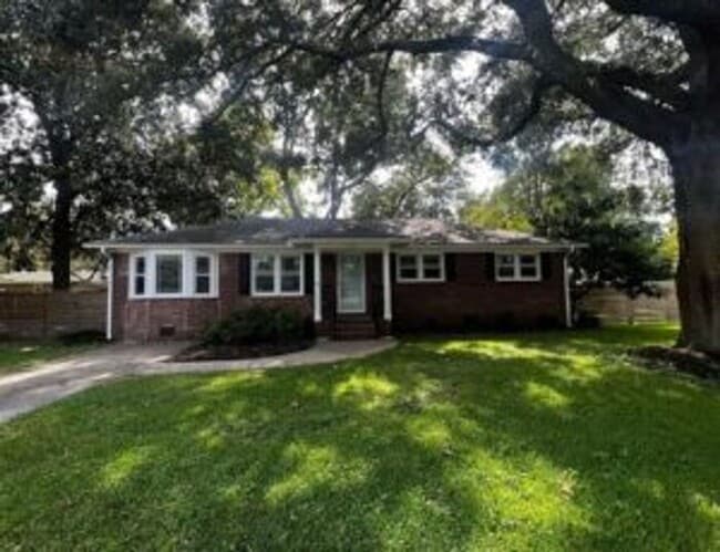 property at 1343 Hermitage Ave