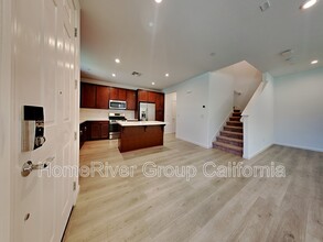 1169 Knox Way in Roseville, CA - Foto de edificio - Building Photo