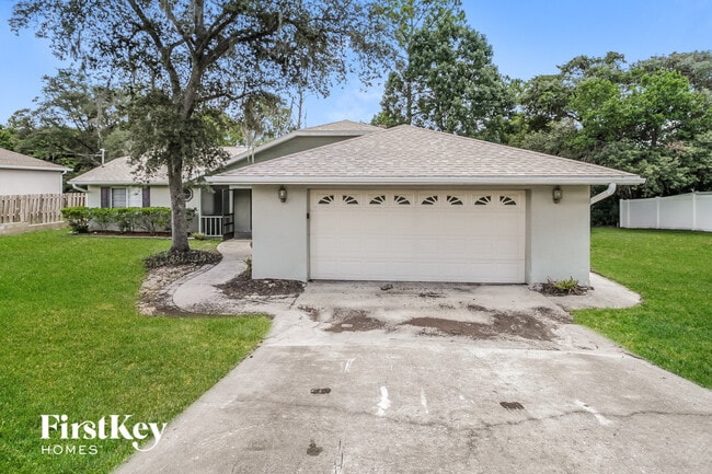 1811 E Cooper Dr in Deltona, FL - Building Photo - Building Photo