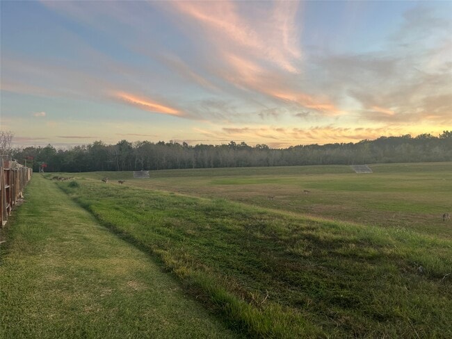 property at 4522 Park Trail Ln