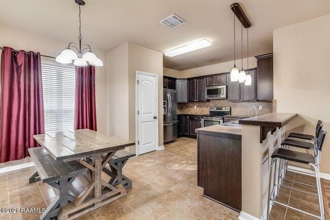 107 Sabine Dr in Carencro, LA - Building Photo - Building Photo