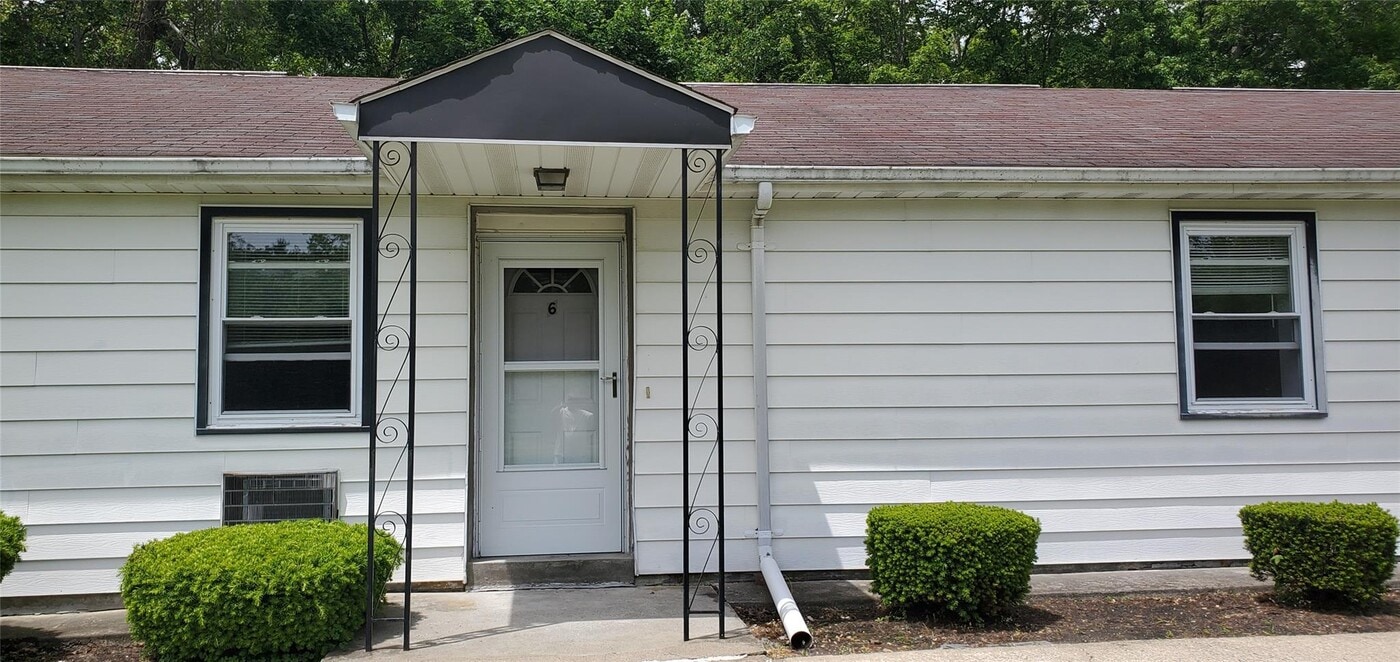 635 South St in Highland, NY - Building Photo