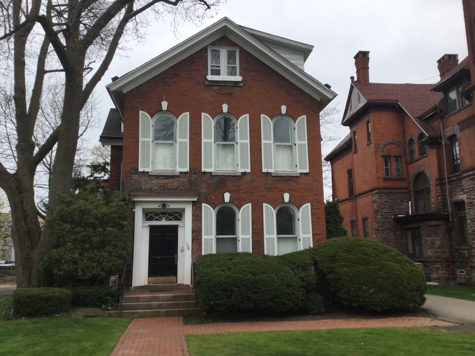 103 Linwood Ave in Buffalo, NY - Building Photo