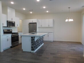 2063 N Walling Ln in Clovis, CA - Building Photo - Building Photo