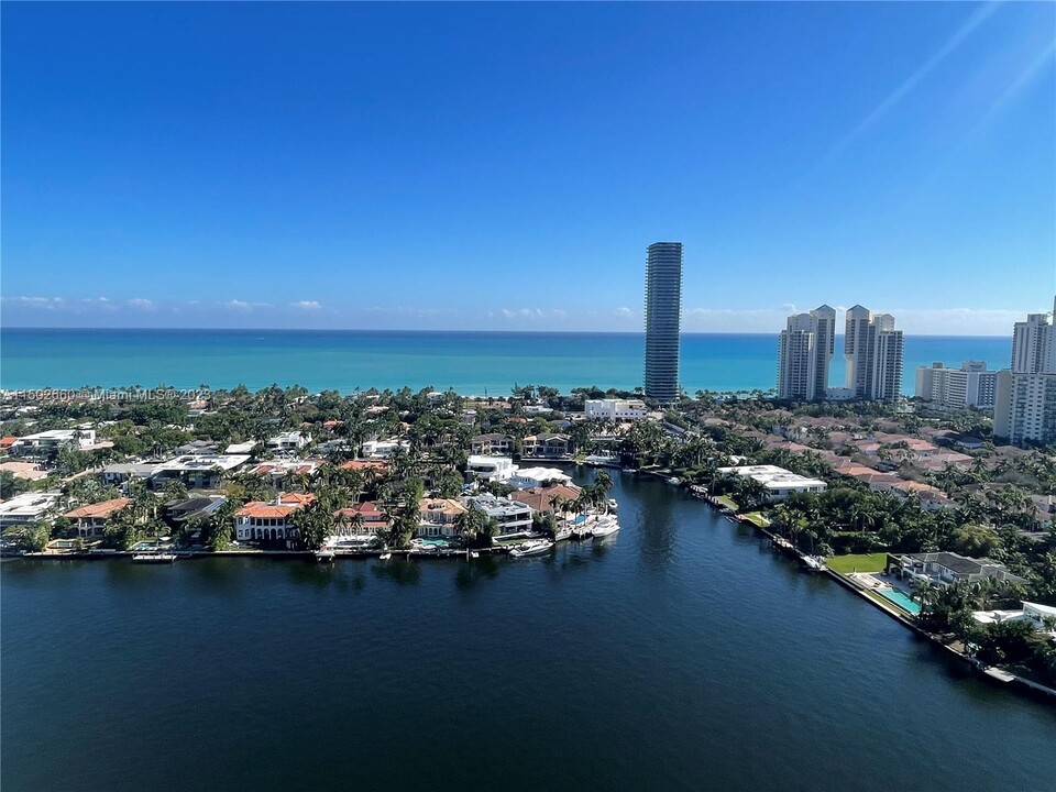 19707 Turnberry Way, Unit 25D in Aventura, FL - Foto de edificio