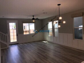 5013 Wuthering Ave in Sacramento, CA - Building Photo - Building Photo