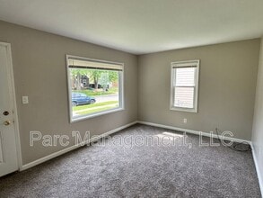 20274 Kingsville St in Harper Woods, MI - Building Photo - Building Photo