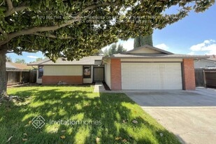 922 Cypress St in Manteca, CA - Building Photo