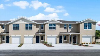 528 Zinfandel Dr in Daytona Beach, FL - Building Photo