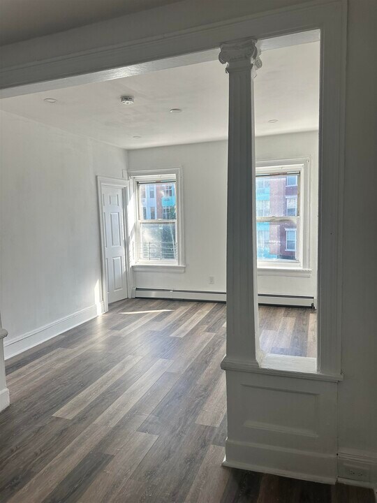340 2ND St in Jersey City, NJ - Building Photo