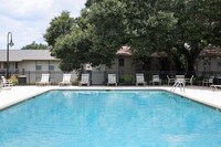 Building Photo - Huntleigh Woods Apartamentos in Mobile, Alabama