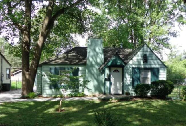 property at 1827 S Maryland Ave