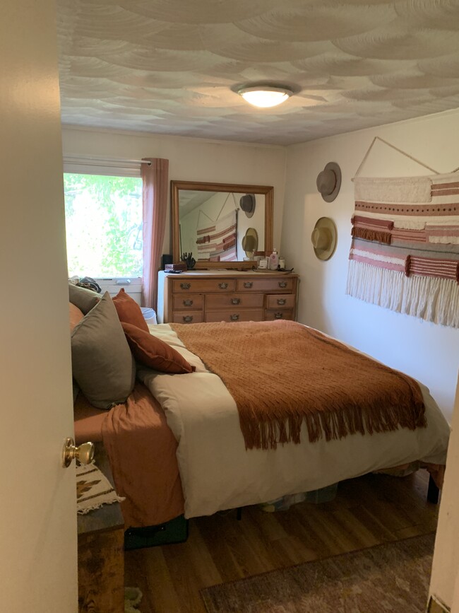 102 Turkey Hill Rd, Unit 3 br. house in Ithaca, NY - Building Photo - Building Photo