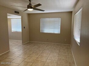 922 N Pueblo Dr in Casa Grande, AZ - Foto de edificio - Building Photo