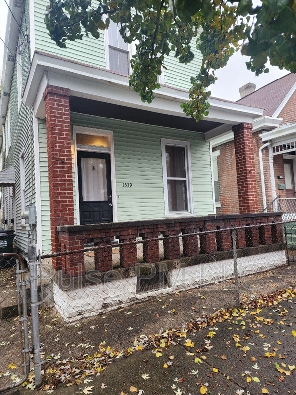 property at 1539 St Clair St